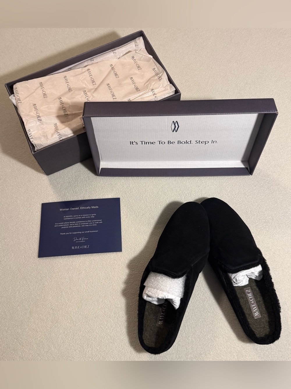 Mave & Chez - Maya - Black - Suede-Look Slippers